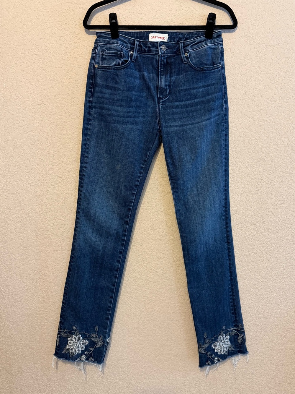 Driftwood Colette Size 28 Floral Embroidered Ankle‎ Jeans Cropped Raw Hem Denim
